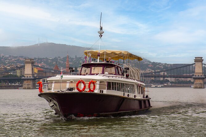 Sightseeing Cruise on the Danube with Audio Guide in Budapest - Weather, time of day, and why dusk often wins