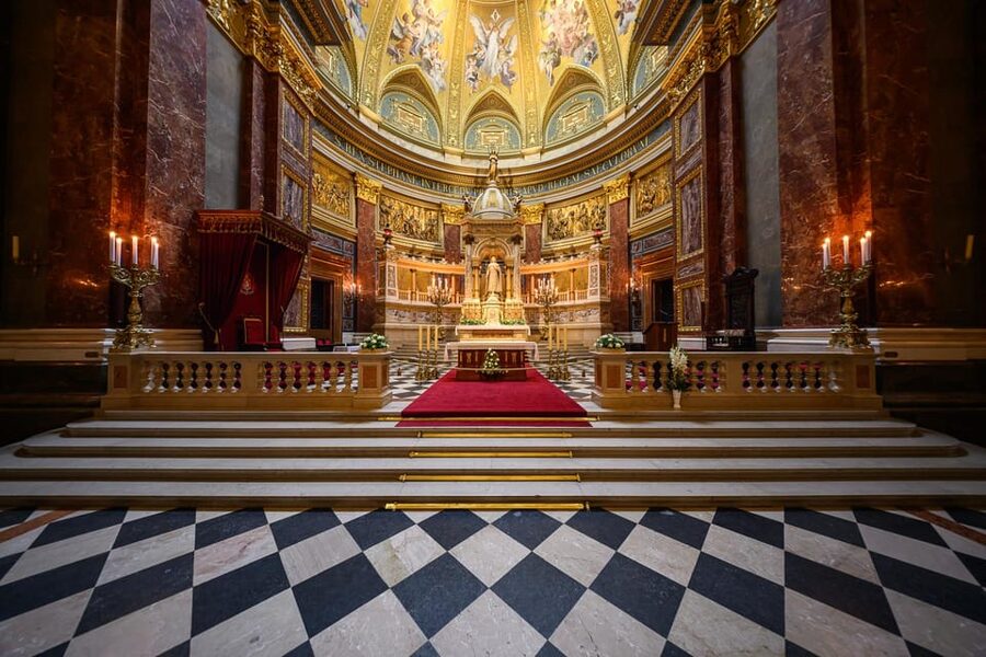 St. Stephen's Basilica: VIP Concert & After Hours Dome Visit - Who should book this VIP basilica experience