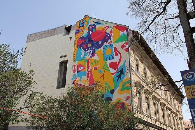 Street Art Tour Budapest - Starting on Madách Imre Street at My Little Melbourne