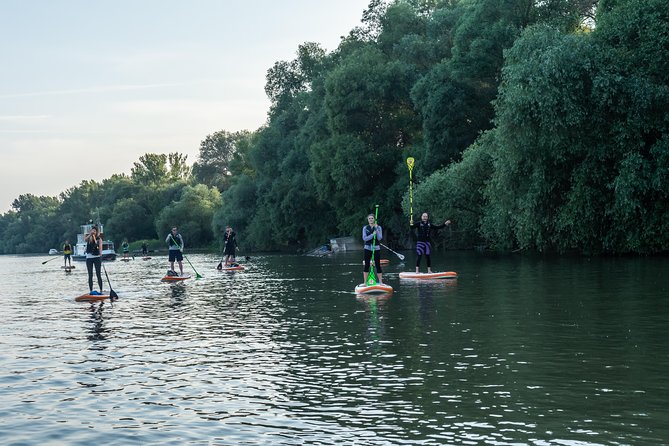 SUP Budapest: Sunset tour - From the start near Római part to the “out of town” Danube time
