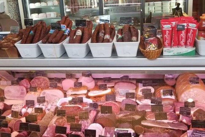 Taste Budapest - Fat Boy Foodies Walk - Pacing, Group Size, and the Guide Factor (Zsuzsa’s Role in the Vibe)