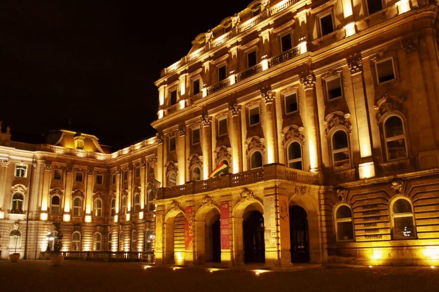 True Crime Walking Tour in the Buda Castle district - Where the Tour Starts, Where It Ends, and How to Get On