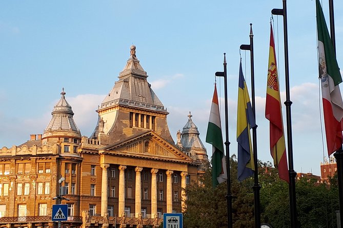 Unique city walk with legends - Andrássy Avenue: 60 minutes where the palaces feel like characters