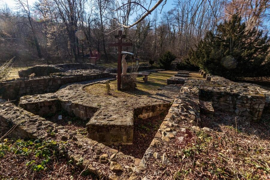 Walk to recent and aged spiritual sanctuaries near Budapest - Why This 5-Hour Walk Feels Different Than Usual Day Trips
