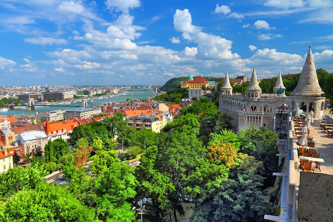 Welcome to Budapest 3 hrs Must See Private Tour by car - St. Stephen’s Basilica: Quick Stop at a Building Full of Contrasts